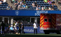 世俱杯买球:Sounders GK Stefan Frei在救护车上与机组人员对抗